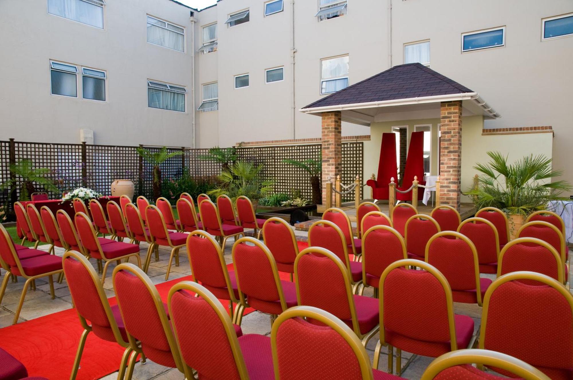 King Charles Hotel กิลลิงแงม ภายนอก รูปภาพ