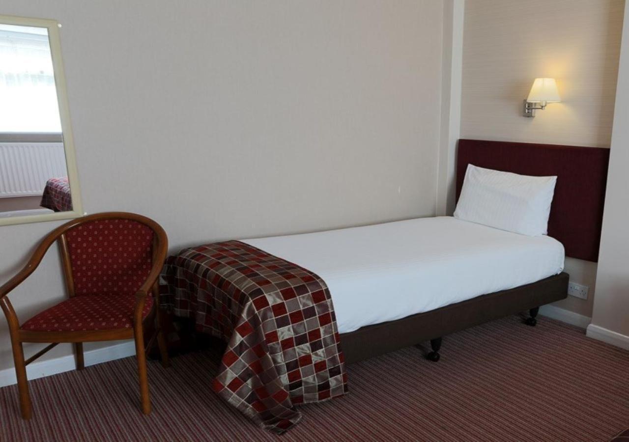 King Charles Hotel กิลลิงแงม ภายนอก รูปภาพ